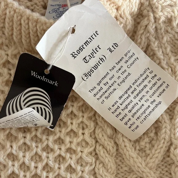 Child’s Cozy Cable Knit Wool Sweater- Vintage Handmade - Picture 3 of 12